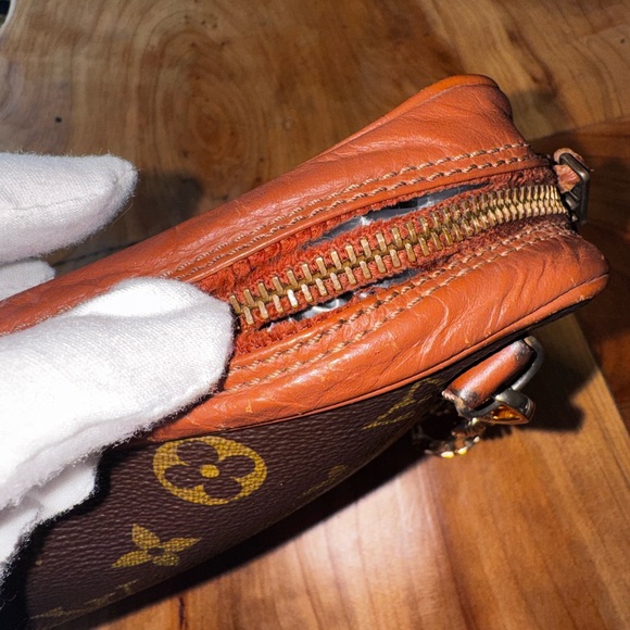 Louis Vuitton Monogram Pochette Sport Vintage - Picture 9 of 17